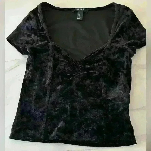 Forever 21 Women's Black Crop-top - Small - Picture 2 of 5